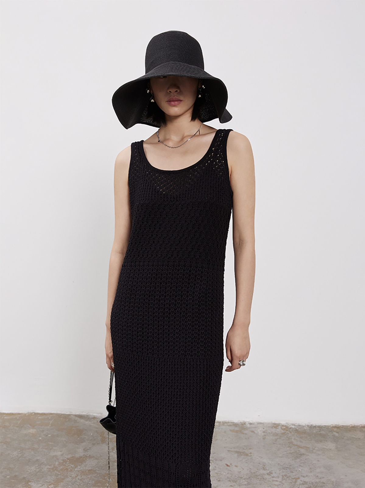 black knit sleeveless dress